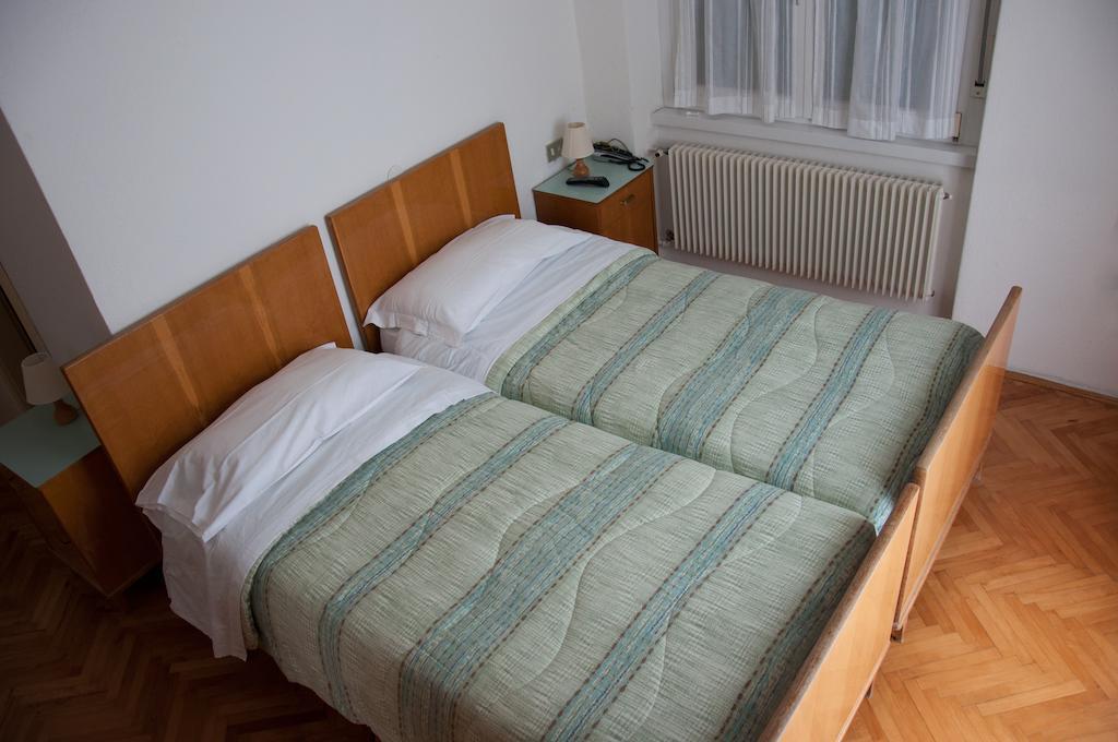 Albergo Italia Молвена Стая снимка