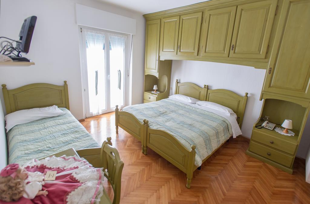 Albergo Italia Молвена Стая снимка